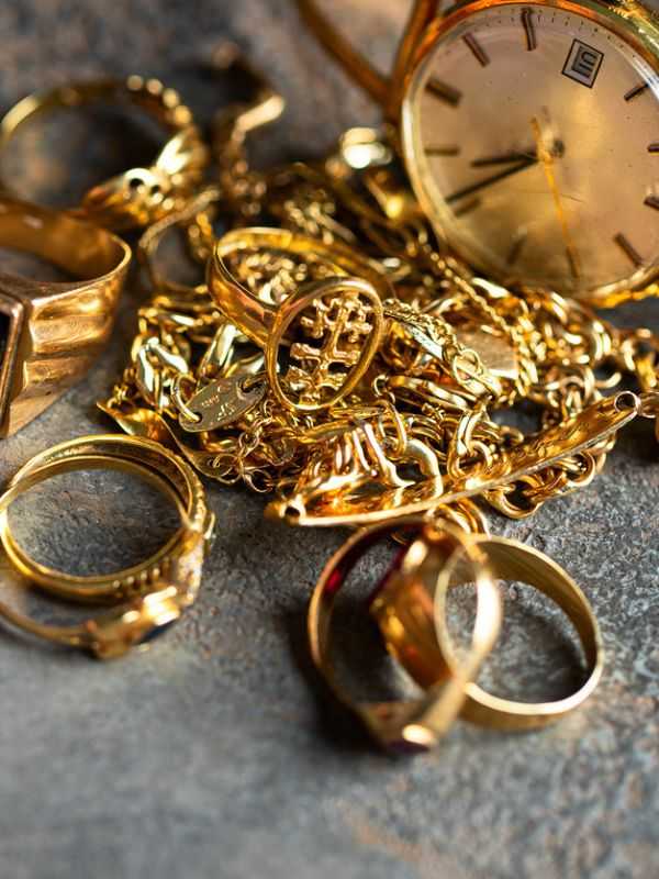 bijoux et objets en or